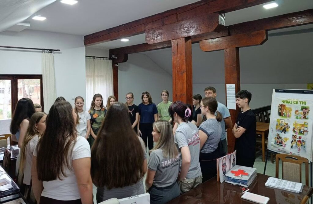 (FOTO) Crveni krst Niš obučio nove edukatore za borbu protiv trgovine ljudima