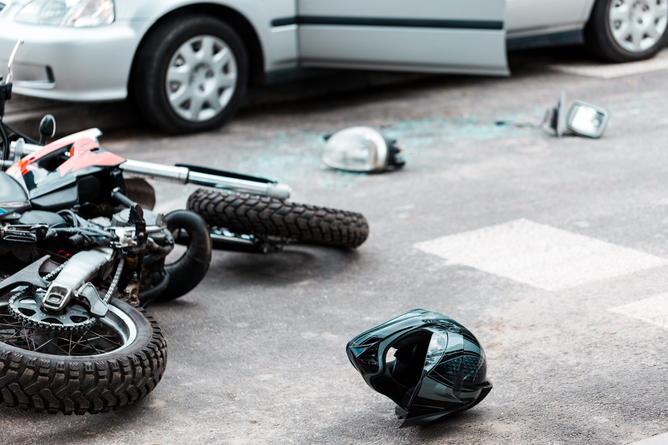 SAOBRAĆAJNA NEZGODA: Sudar automobila i motocikla, obavljen uviđaj